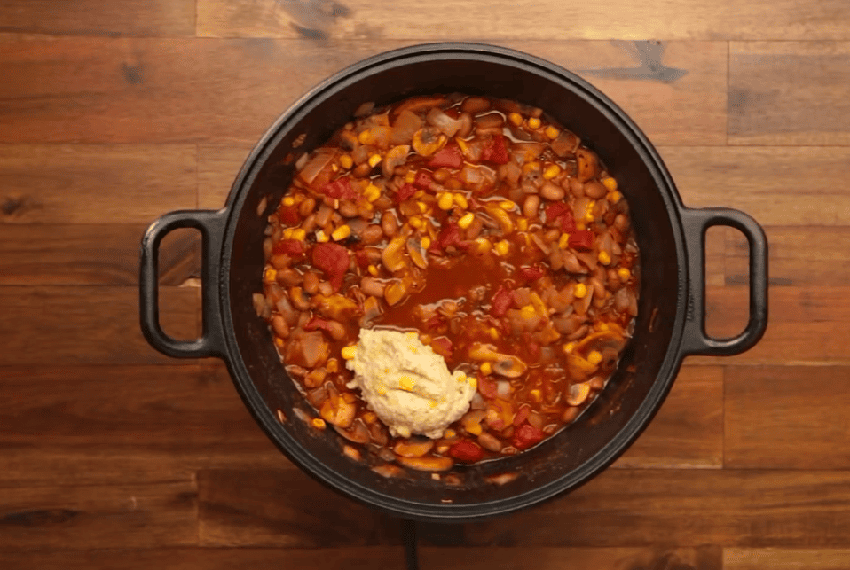 Sauces and Toppings: Creamy, Fiery, and Fresh